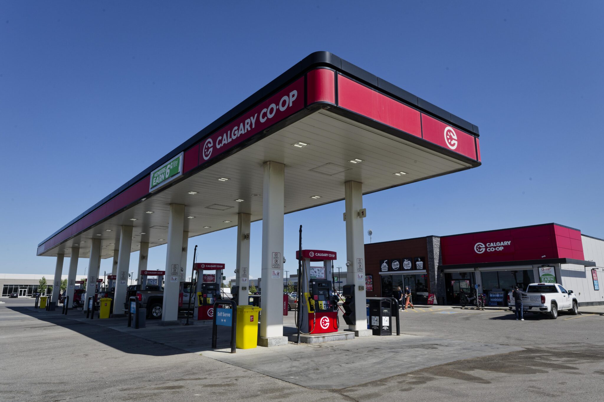 Barlow Crossing Calgary Co-op Gas Station | 200 Barlow Trail SE